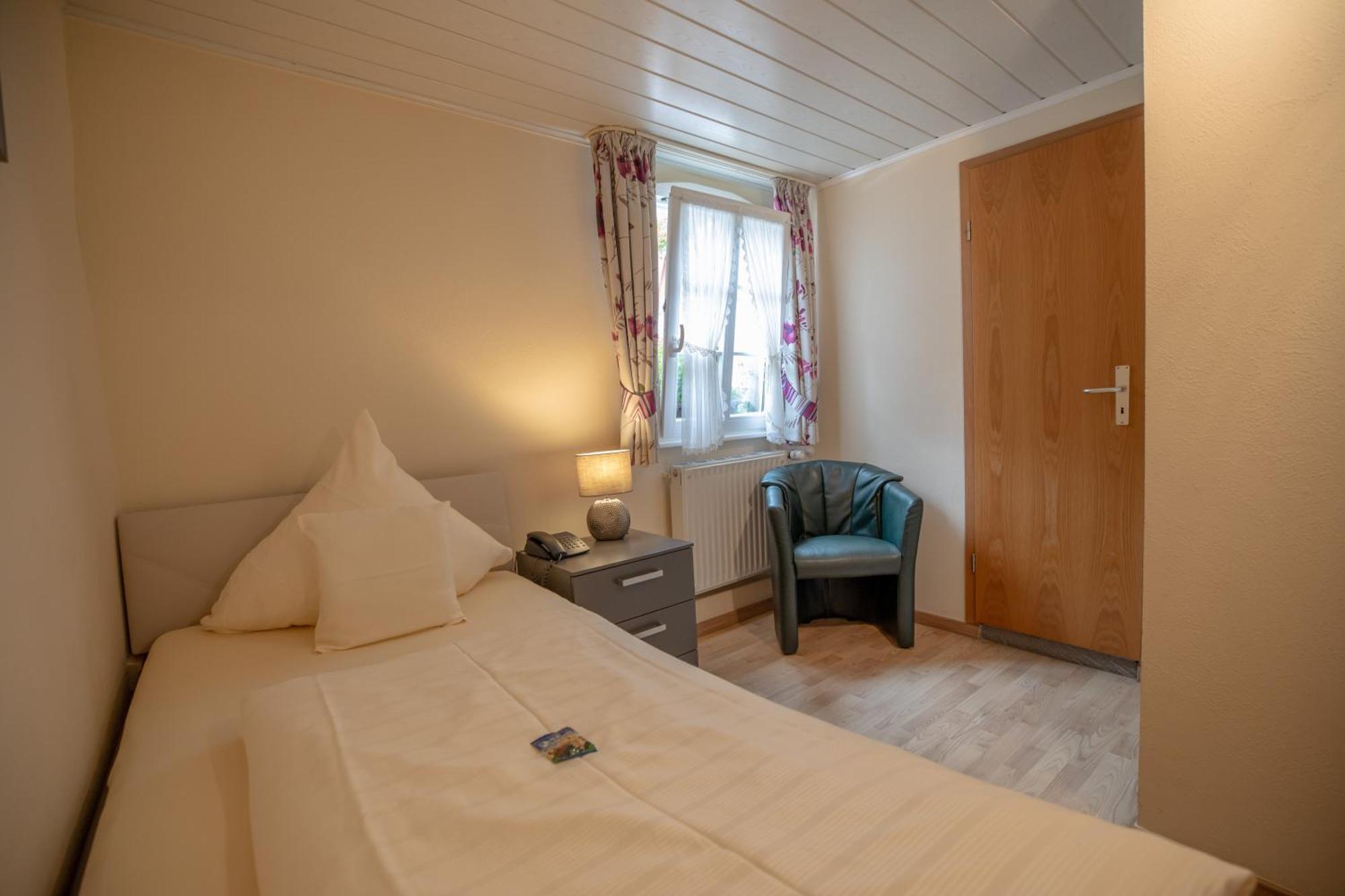 Hotel Gute Quelle ไบล์ชไตน์ ภายนอก รูปภาพ
