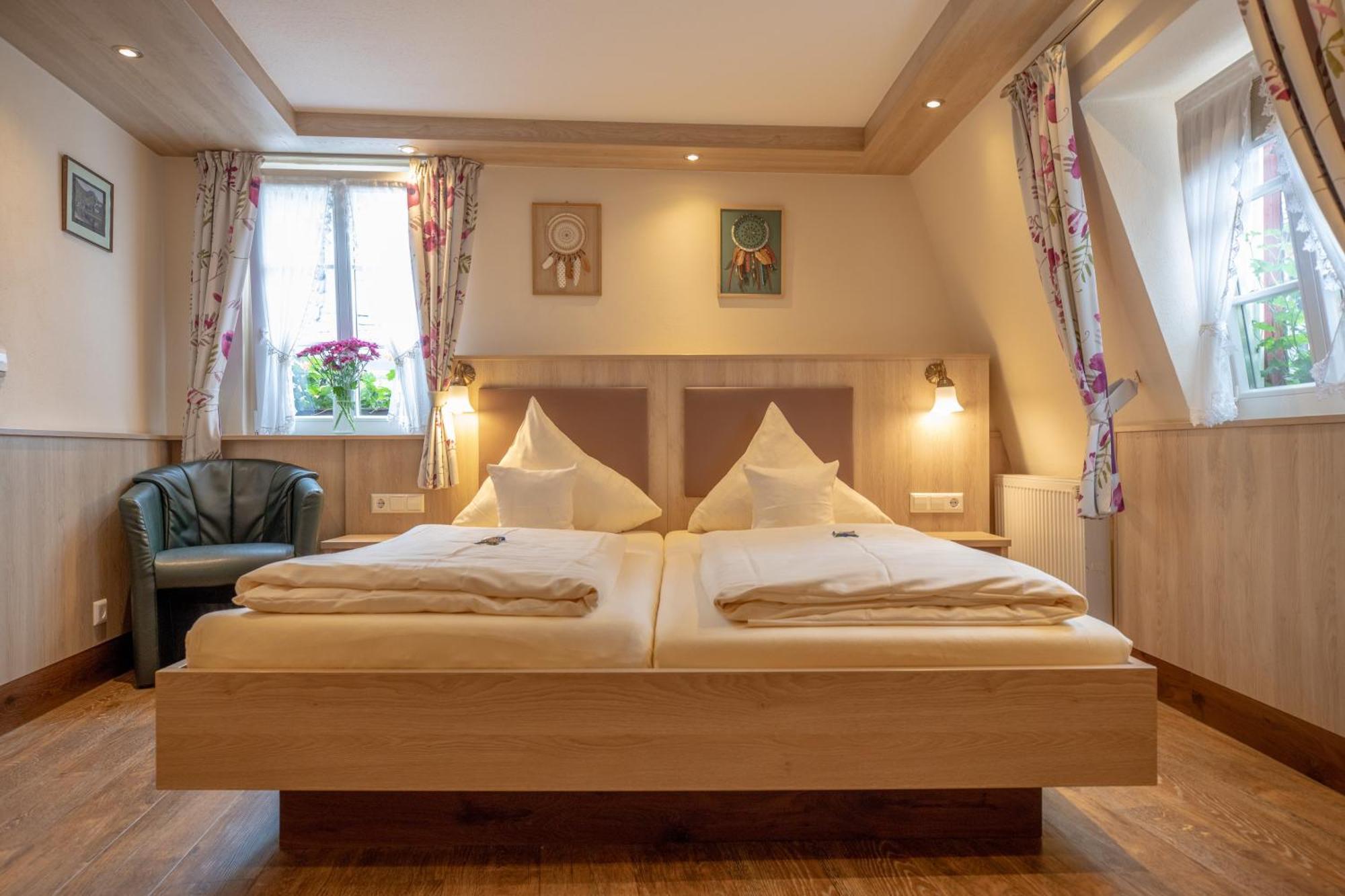 Hotel Gute Quelle ไบล์ชไตน์ ภายนอก รูปภาพ