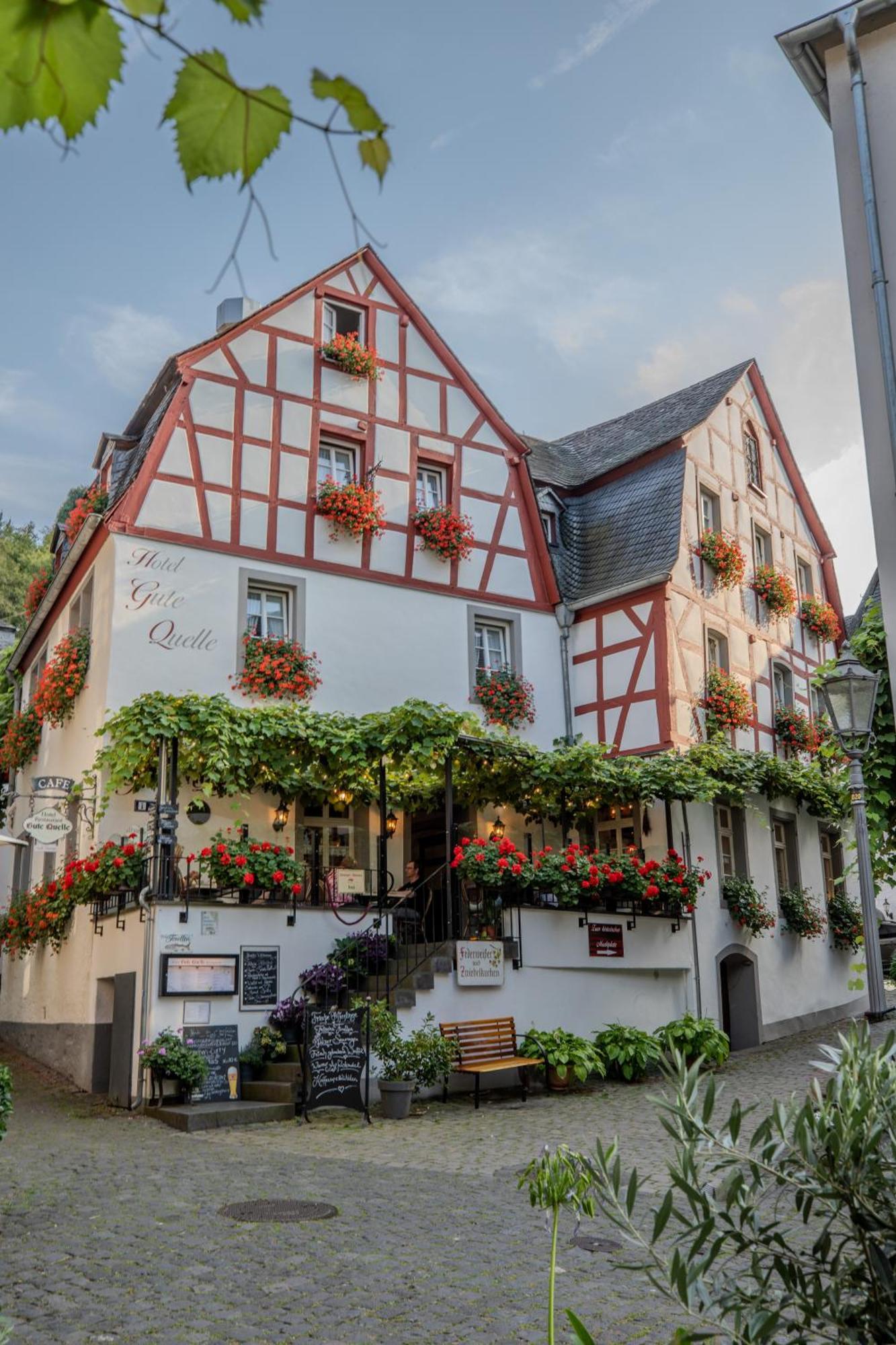 Hotel Gute Quelle ไบล์ชไตน์ ภายนอก รูปภาพ